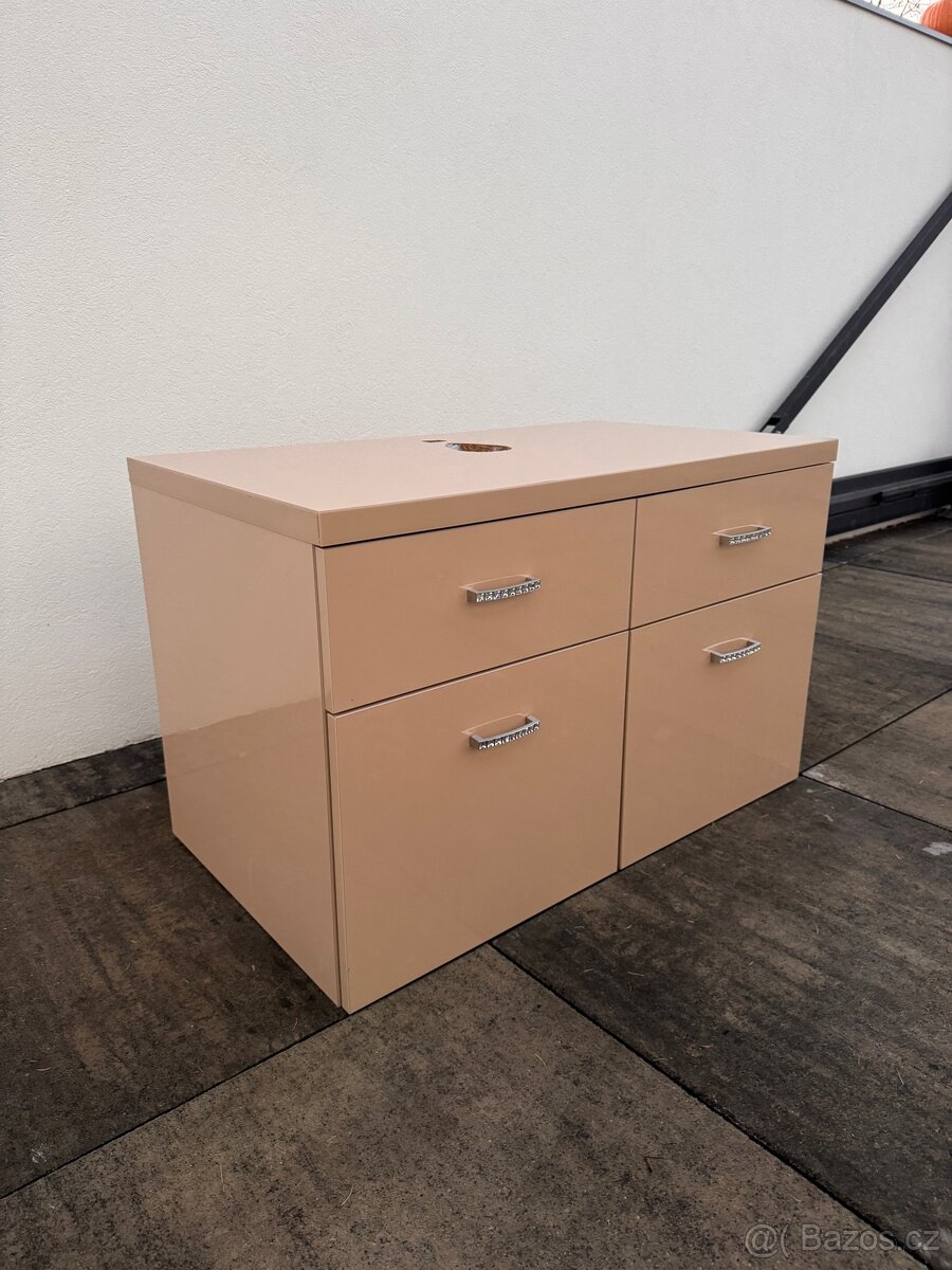 Koupelnová skříň Swarovski - 2