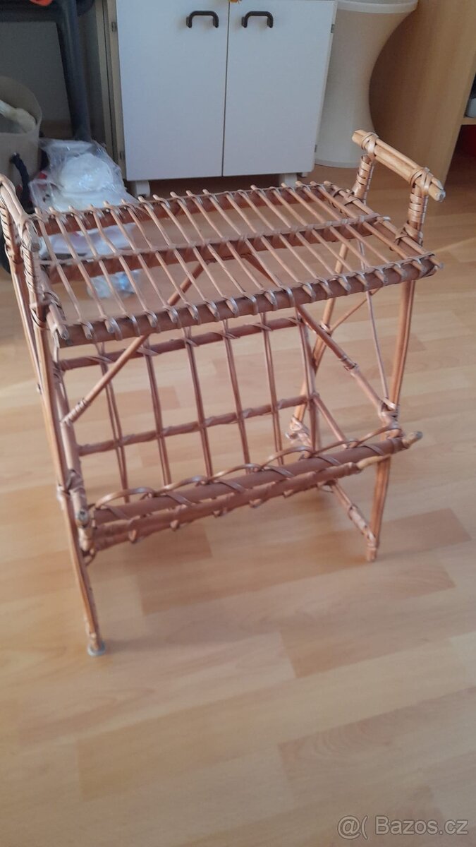 Prodám stojan na časopisy. - 2