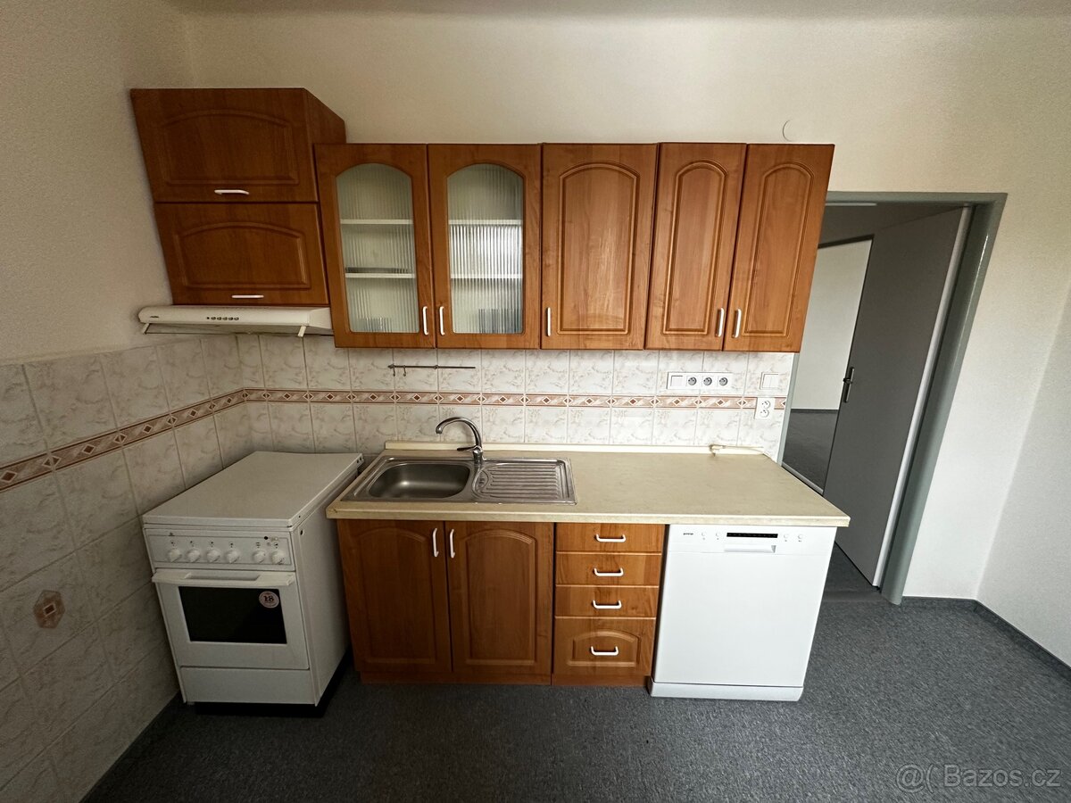 Kuchyňská linka se spotřebiči - 2