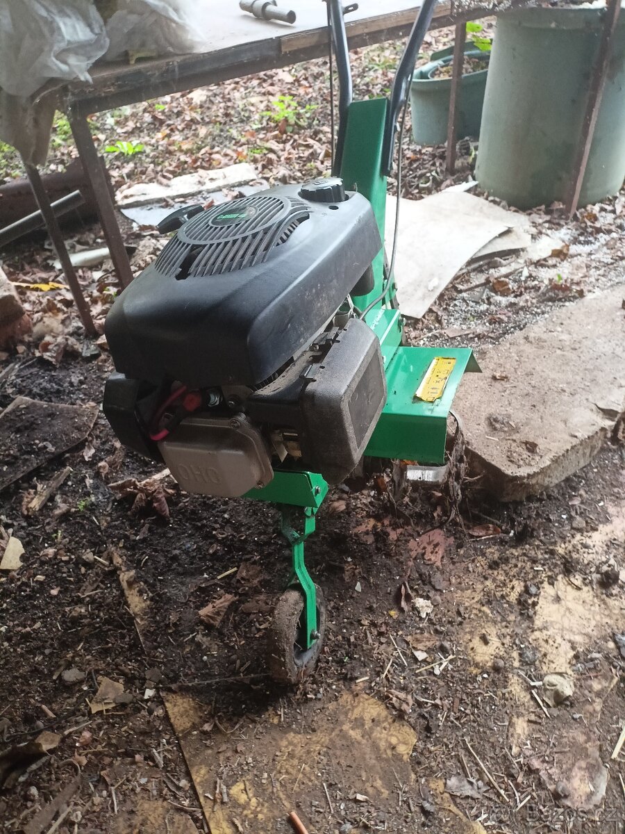 Prodám benz. kultivátor C BMH 45 za POUHÝCH 1.400. Kč - 2