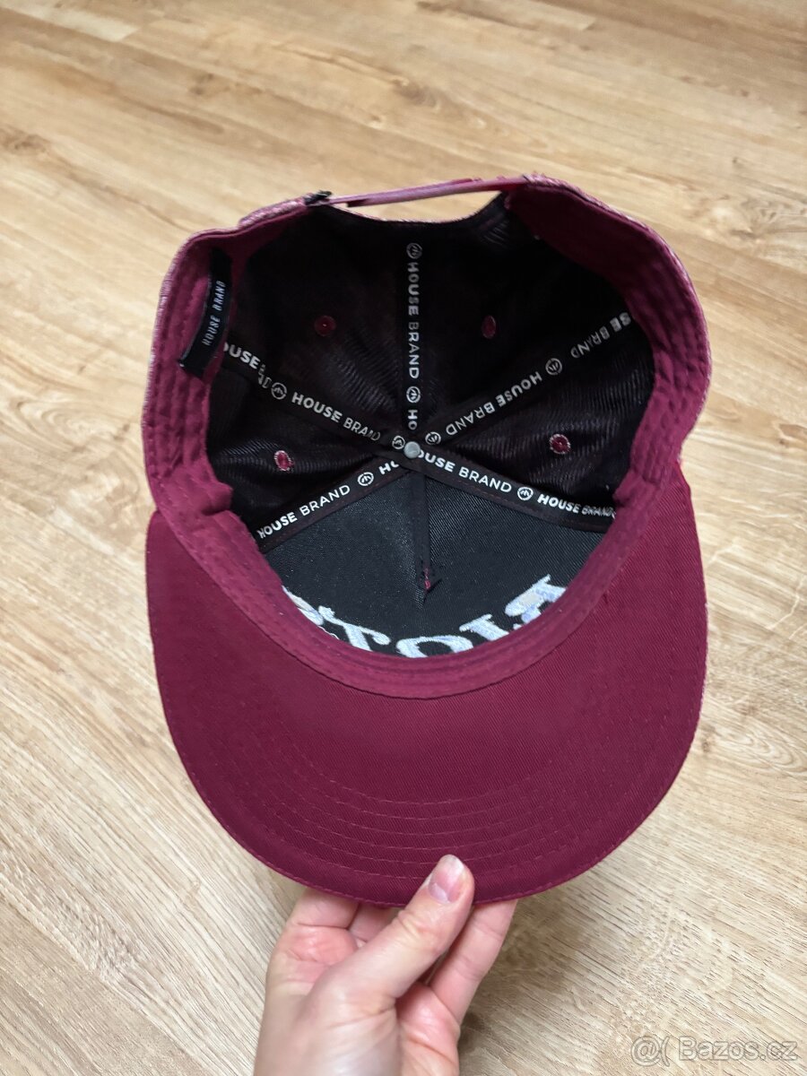 Snapback kšiltovka Riots House - 2