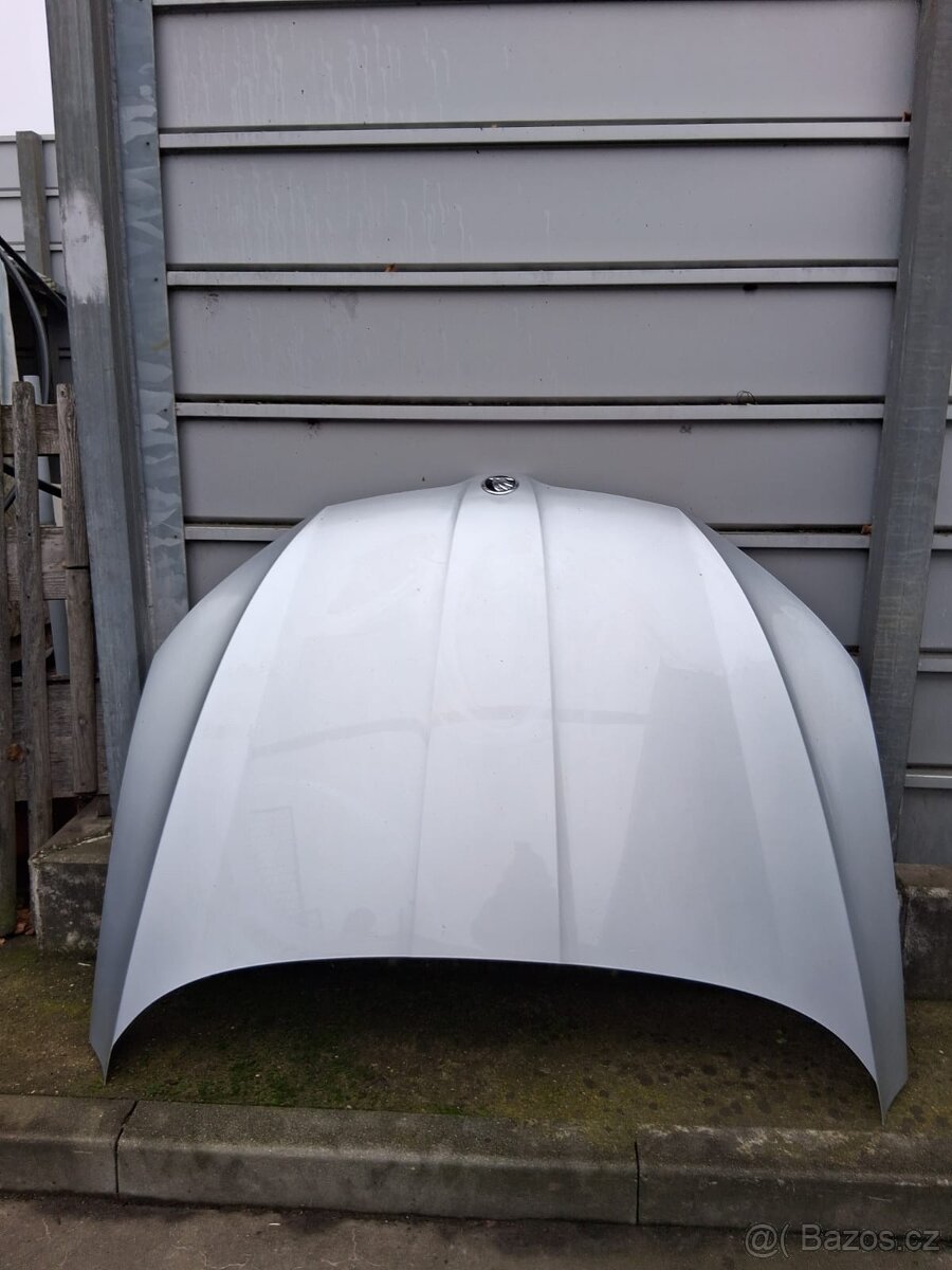 Prodám kapotu Škoda Superb III (2016) - 2