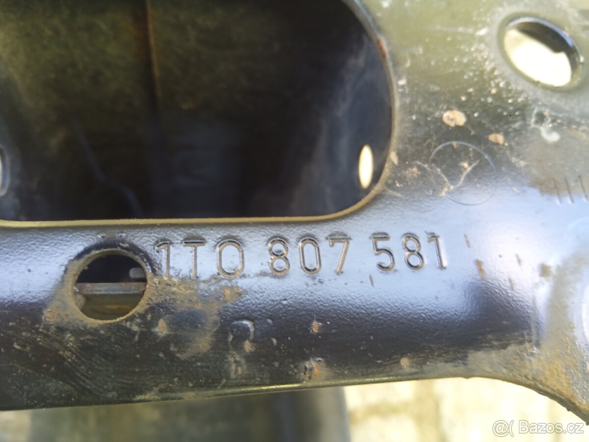 GOLF PLUS - výztuha předního nárazníku - 2