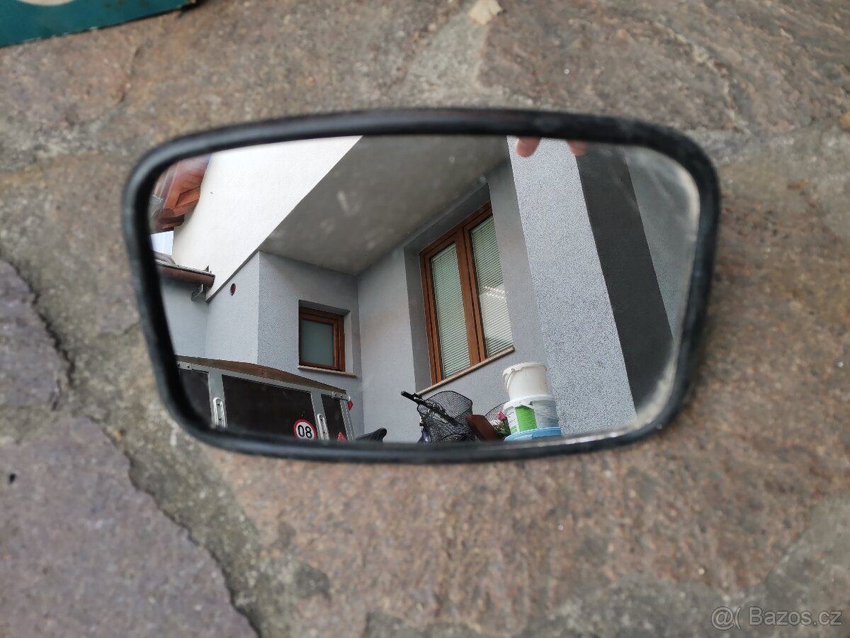 Zrcátko Škoda 1203 - 2