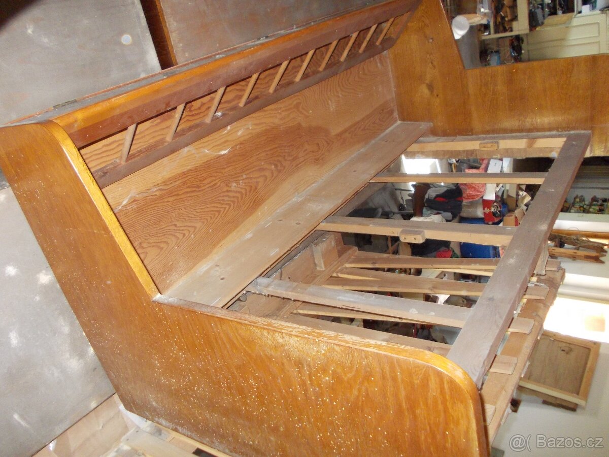 Gauč rozkládací. - 2