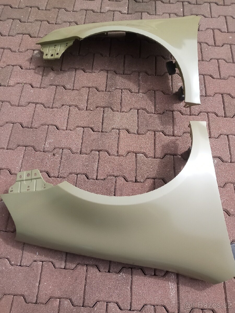 Prodám přední blatníky na VW Golf V - 2