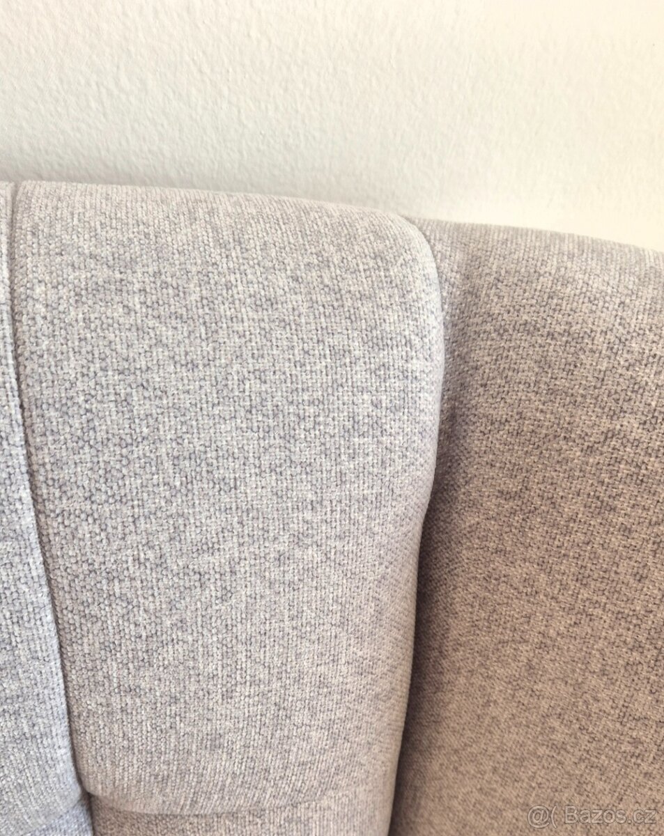 Dvoumístná pohovka bílošedá - 2