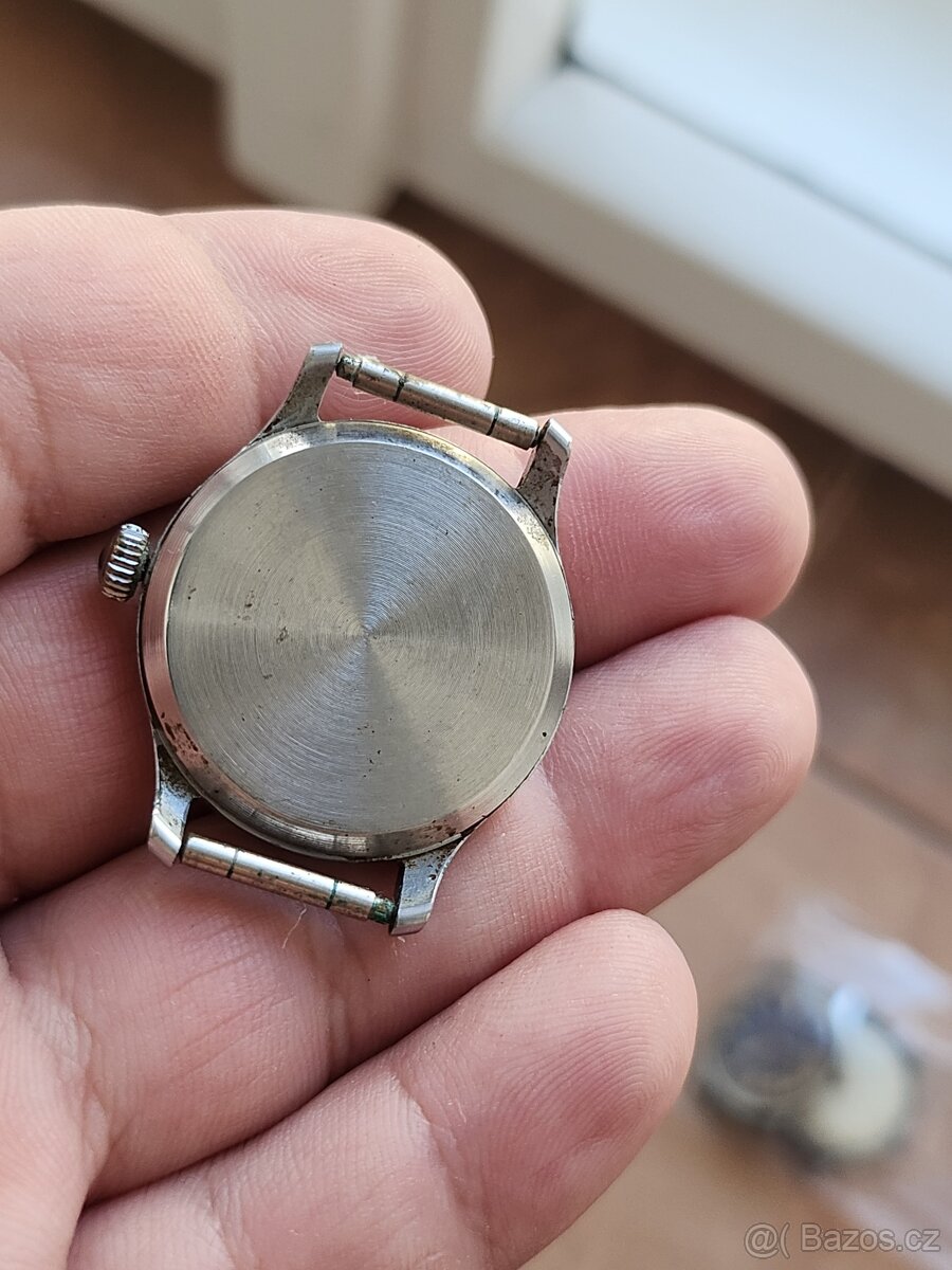HODINKY URAN - 2