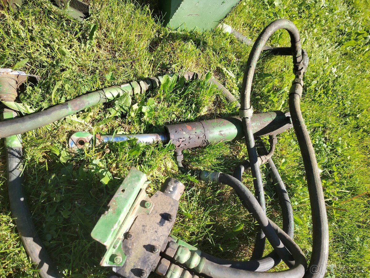 Hydraulika, hydraulický rozvaděč - 2