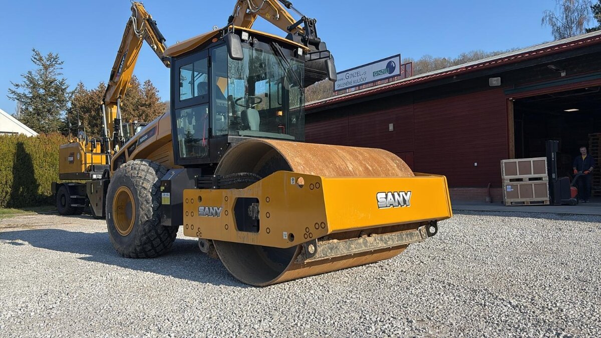 Zemní válec SANY SSR130C Možnost pronájmu - 2