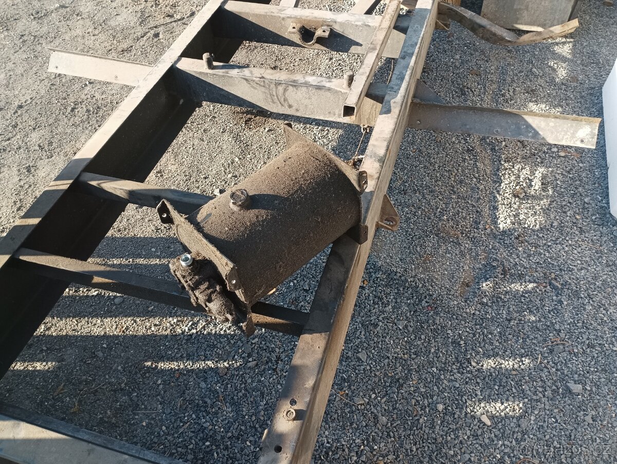 Hydraulická nádrž - 2