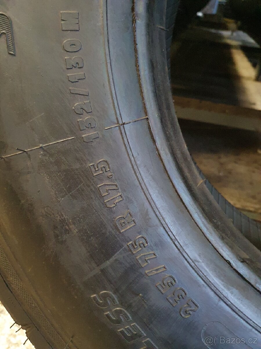 235/75R17,5 - 2