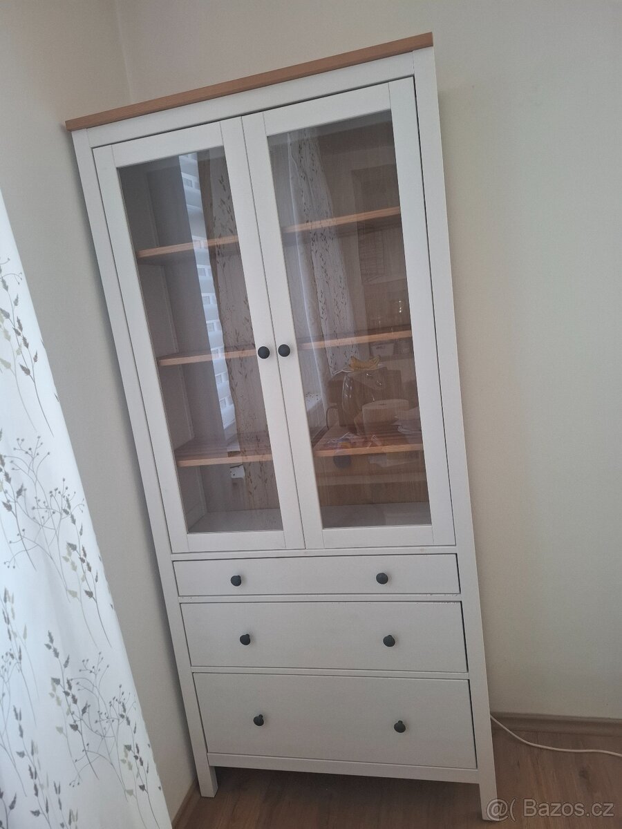 Vitrína IKEA Hemnes - 2