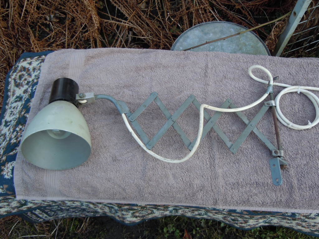 DÍLENSKÁ RETRO LAMPA - 2