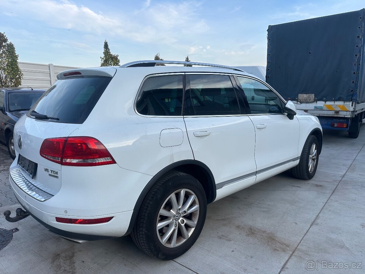 VW Touareg 2015 havarovane - 2