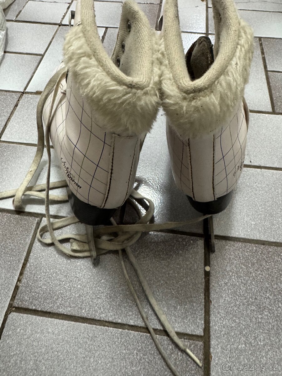 Dívčí brusle Sofia Tempish vel. 37 - 2