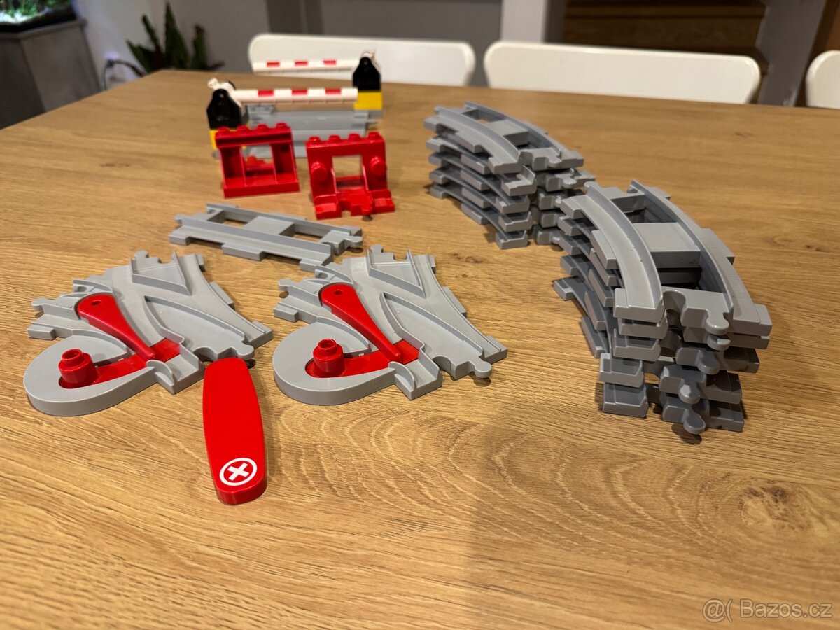 Zamluveno- LEGO 10882 Duplo Železniční koleje - 2