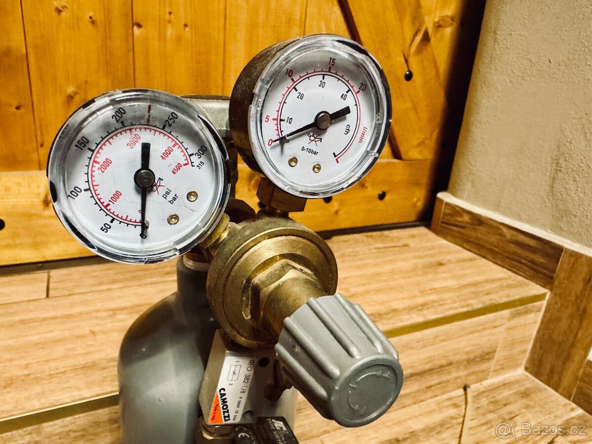 CO2 láhev 2l + ventil camozzi + skleněné počítadlo bublin - 2