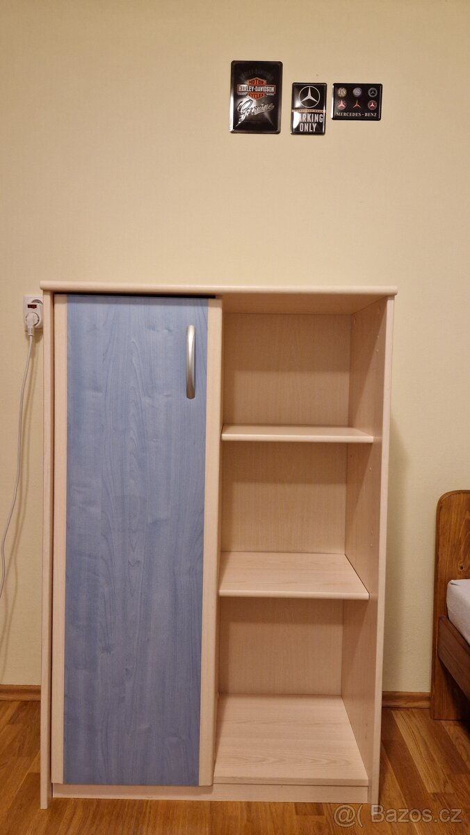 Dětský nábytek + židle - 2