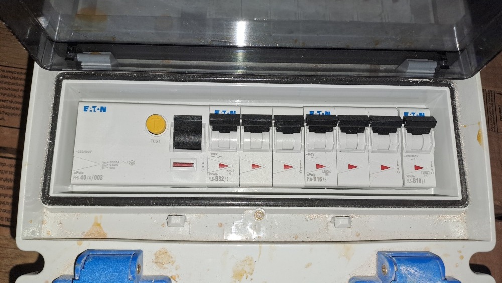 Stavební rozvaděč / antoníček - osazený EATON // IP65 - 2