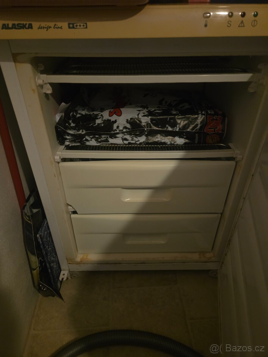 Prodam starší ale funkční mrazák.. - 2