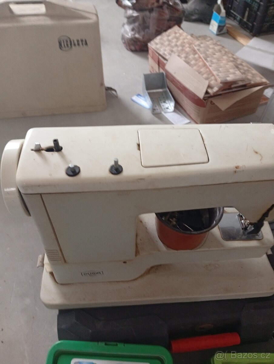 Šicí stroj na náhradní díly - 2