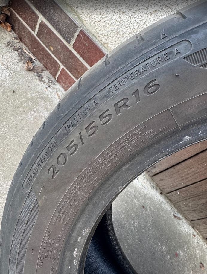 DUNLOP 205/55/R16 - 2