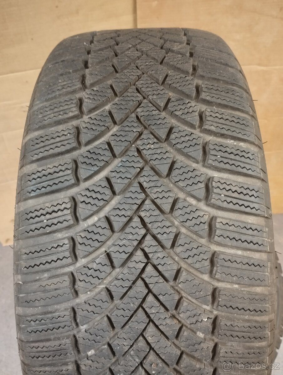 Bridgestone Blizzak 235/45 R18 Zimní - 2
