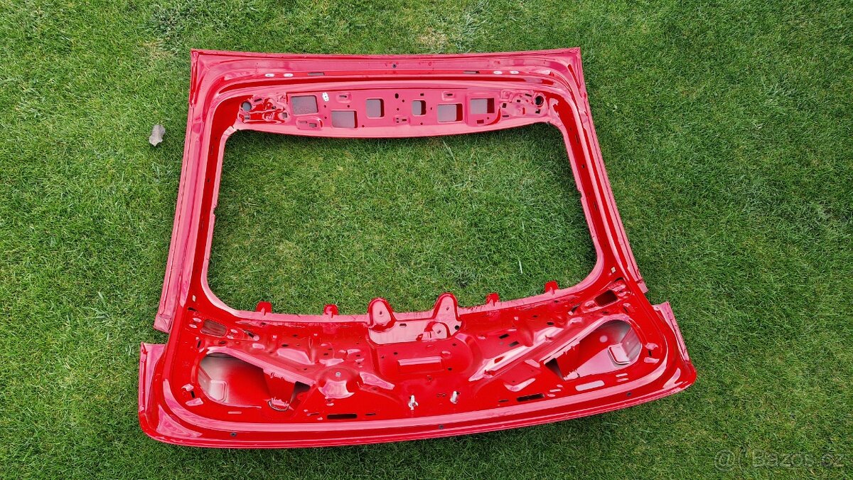 Škoda Scala zadní víko - 2