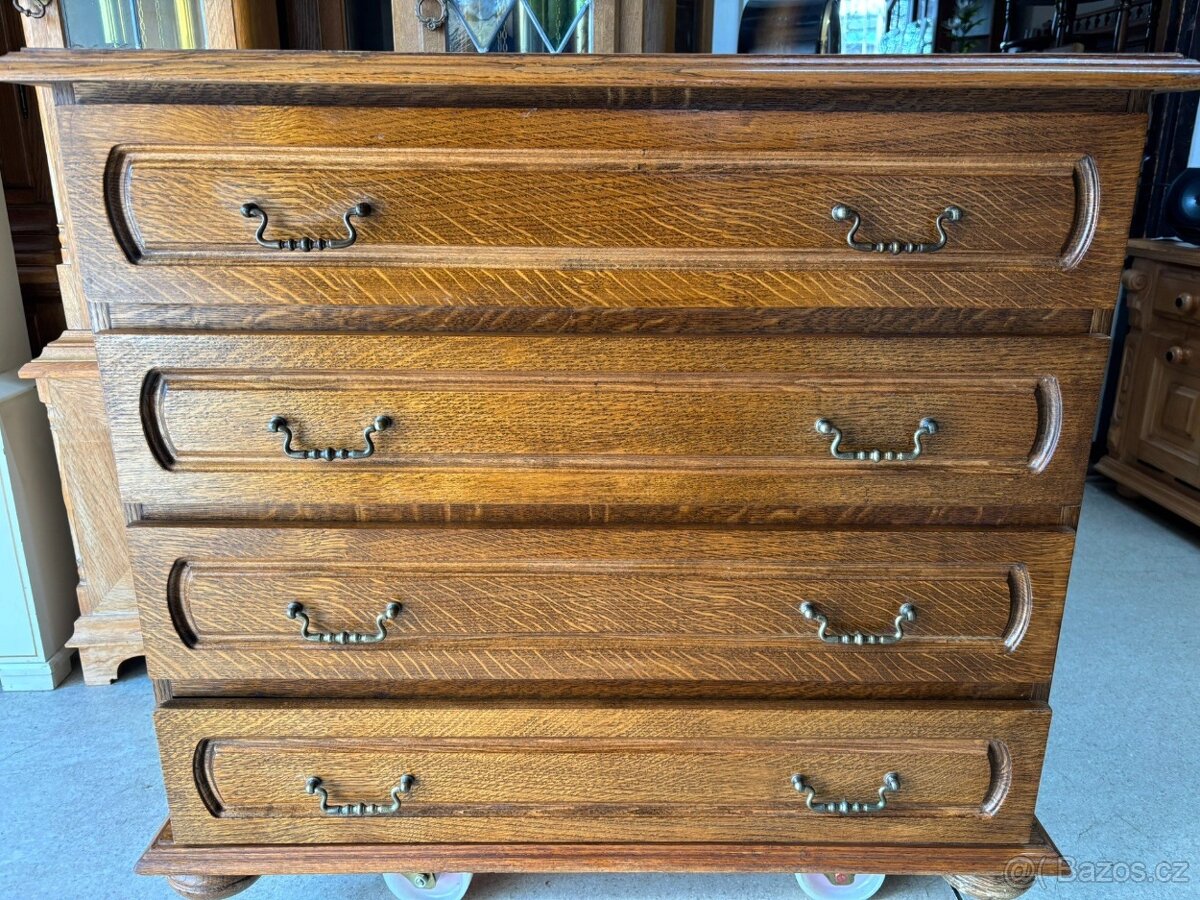 Masivní šuplíková komoda - 2