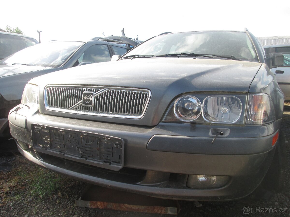 Volvo V40 (VW70), díly - 2