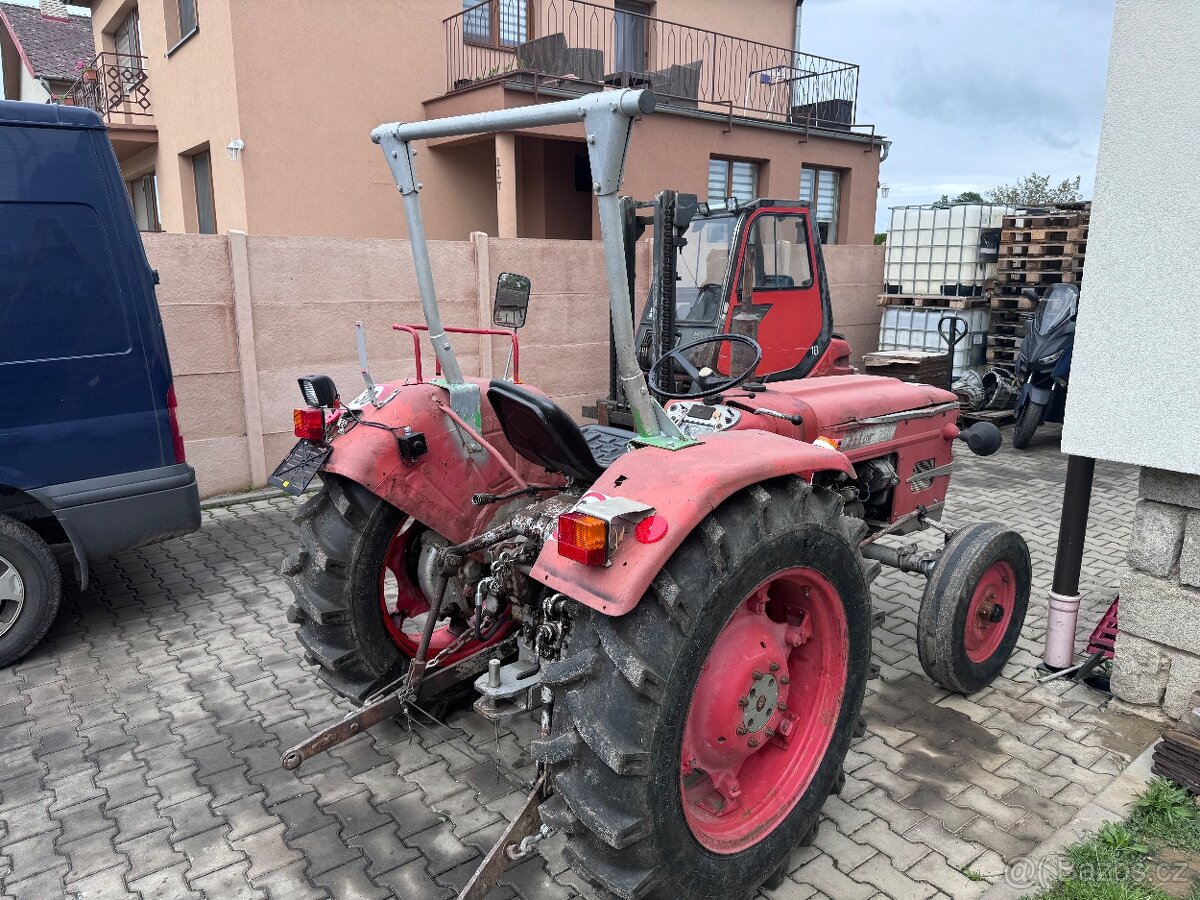 Zetor 2511 s ČR papírama - 2