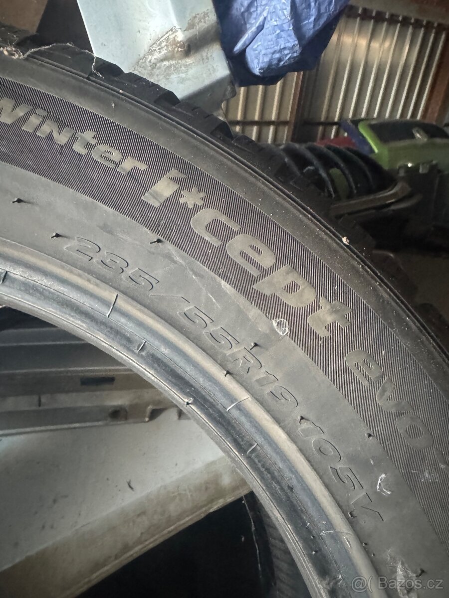 Pneu hankook 235/55R19 zimni - 2
