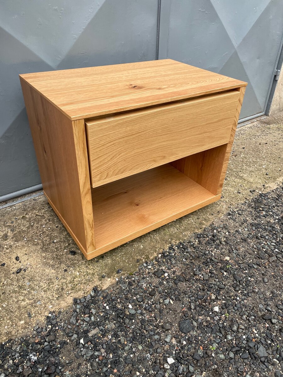 Noční stolek Kave Home - 2