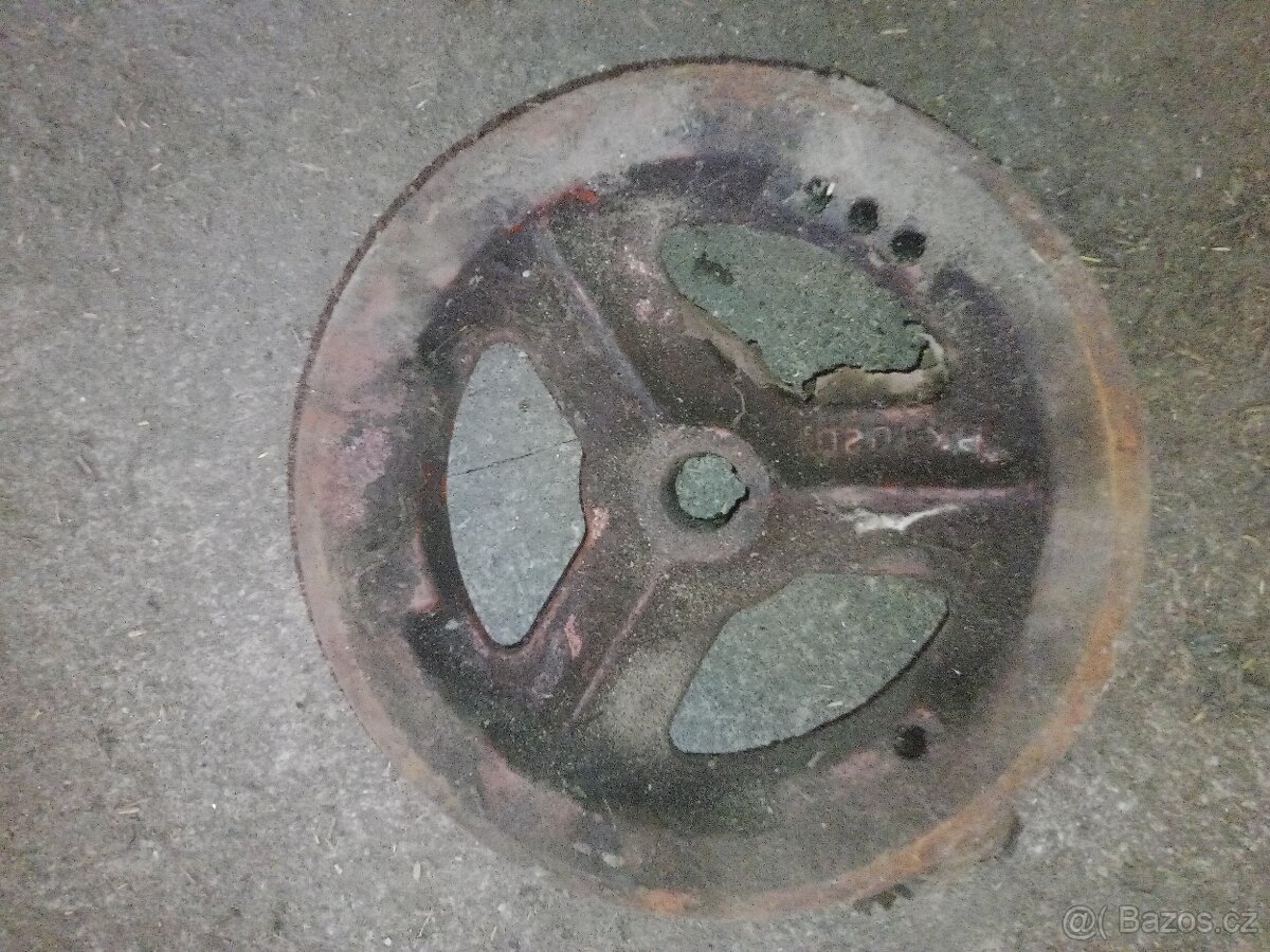 Prodám díly na lis k442 - 2