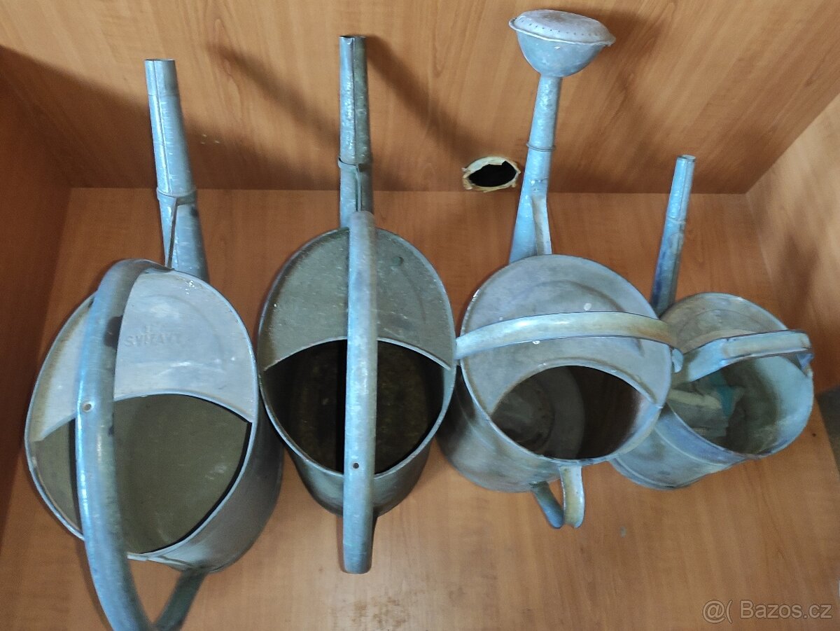 Retro květináče, misky, konve - 2