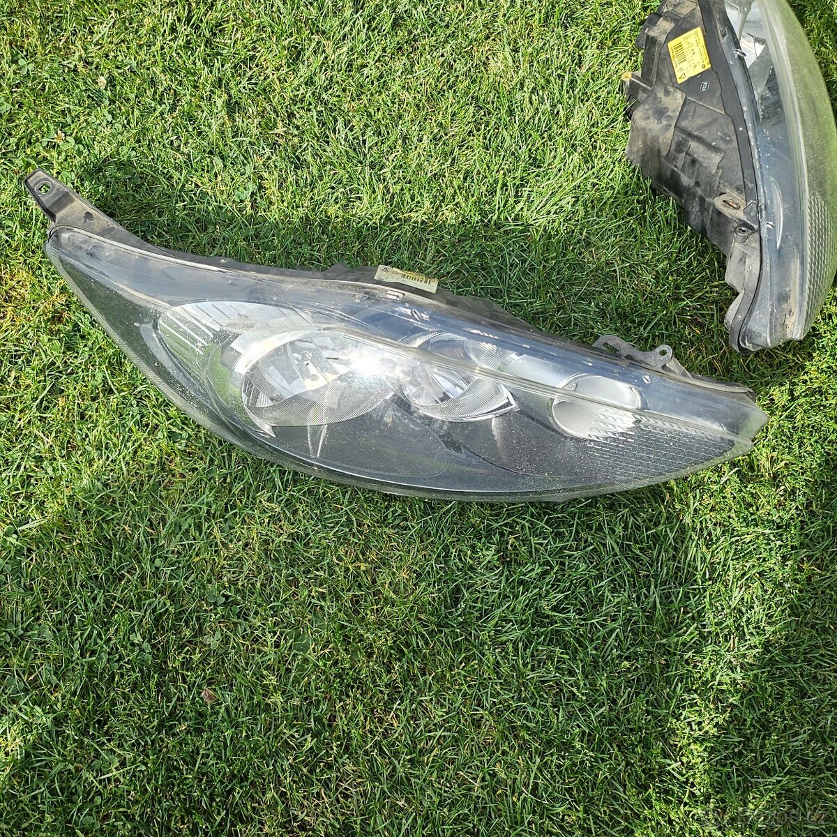 Přední světla Ford fiesta 2010 - 2