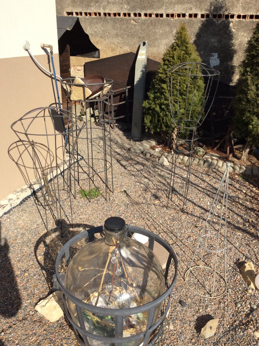 Kovové opory pro rostliny - 2