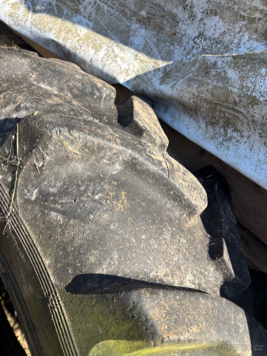 Traktorová pneu 12,4/24 - 2