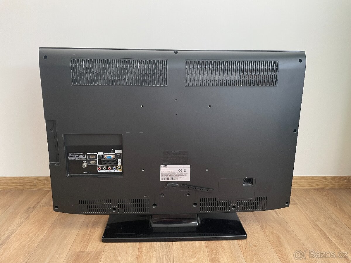 Televize Samsung LCD 82cm - 2