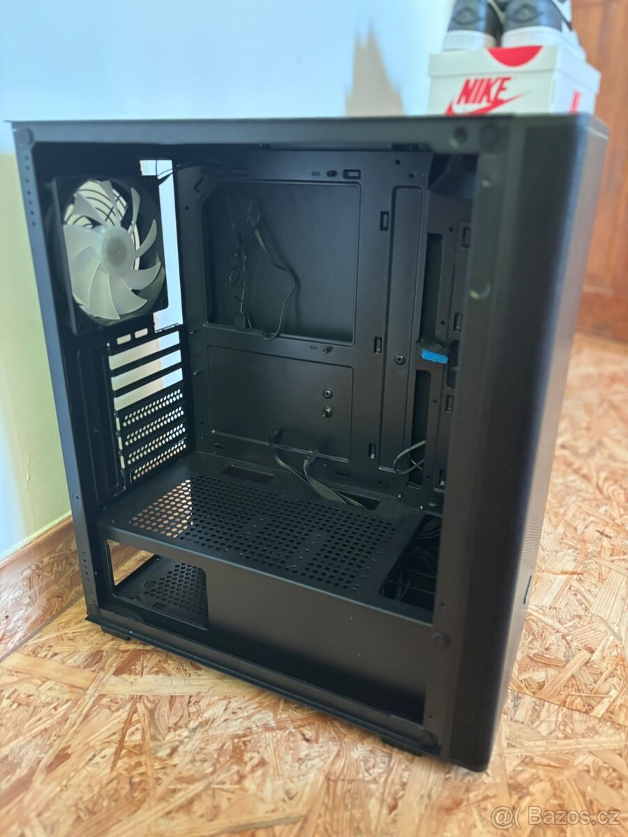 Počítacová skřín - 2