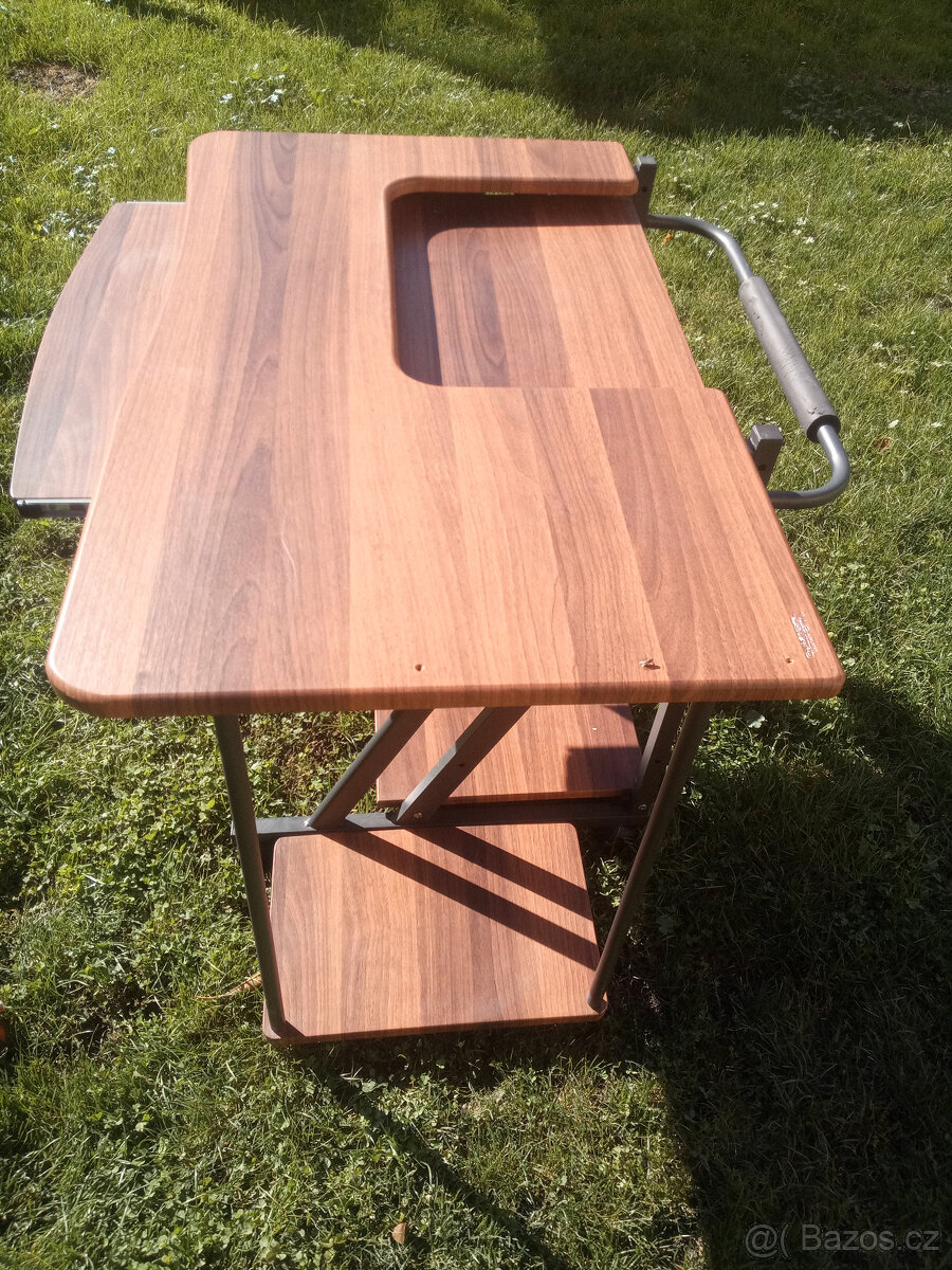 Počítačový stůl - 2