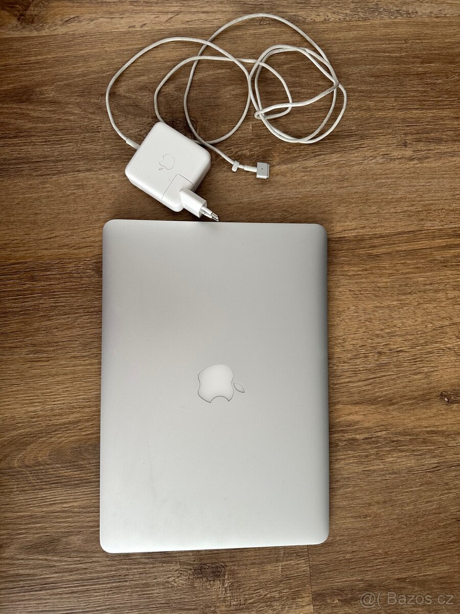 MacBook Air 13” (Early 2015) - 2