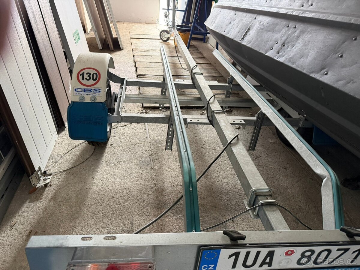 Lodní přívěsný vozík CBS REMORQUES B0560. - 2