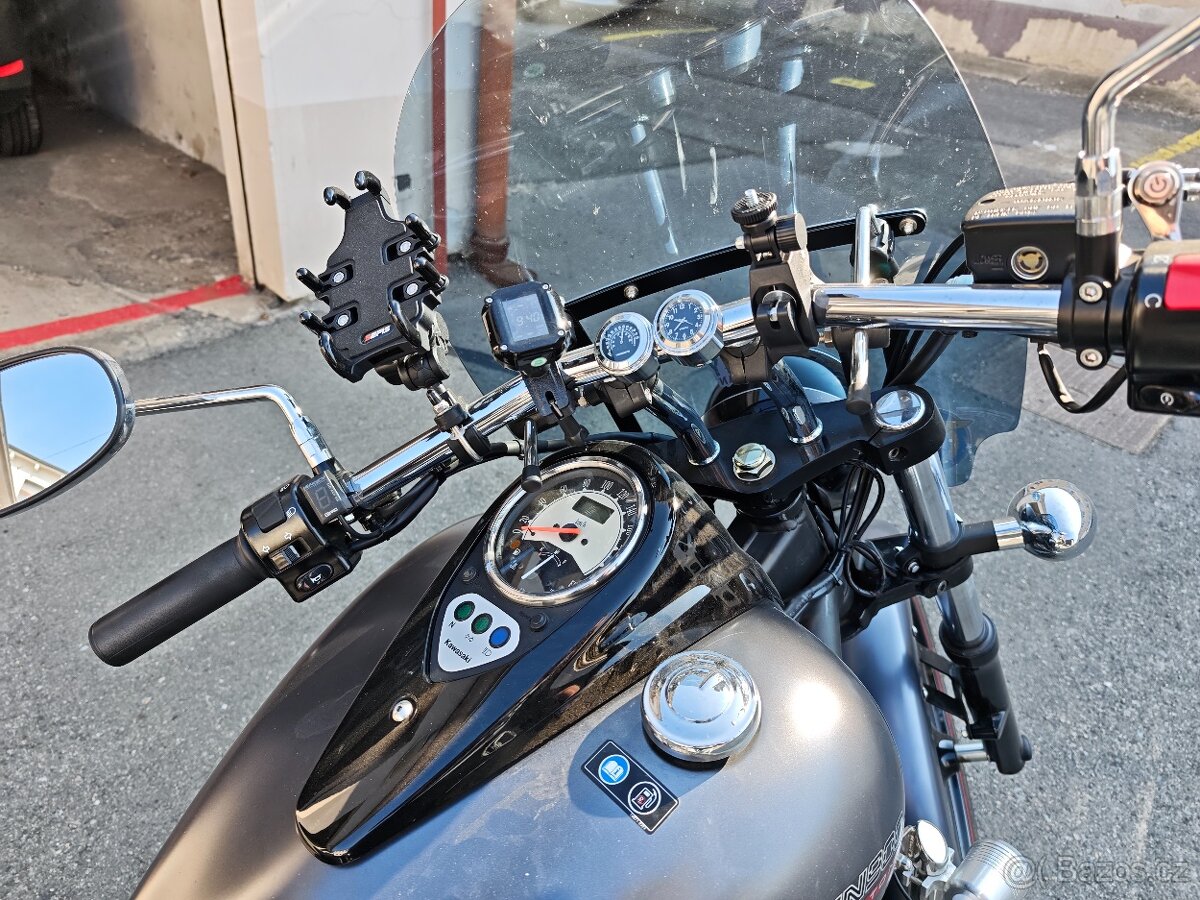 Kawasaki VN 900 custom - 2