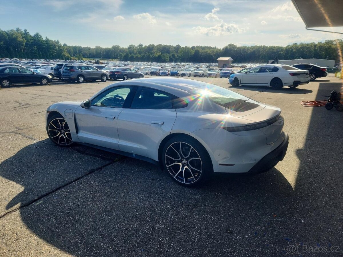 2022 PORSCHE TAYCAN - 2
