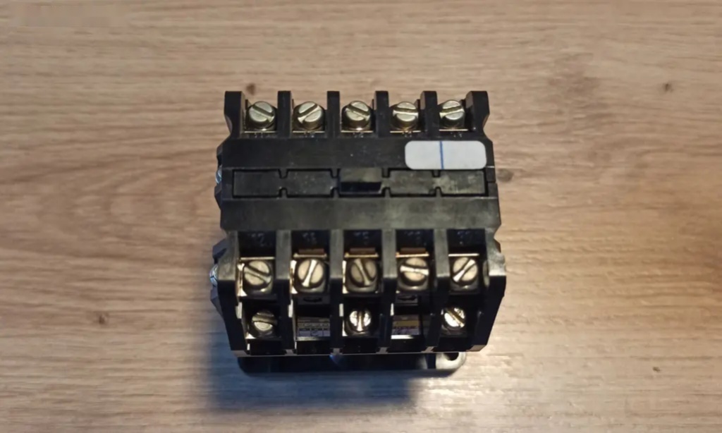 Stykač, relé ZPA RP301, 220V/50Hz, nepoužitý kus - 2