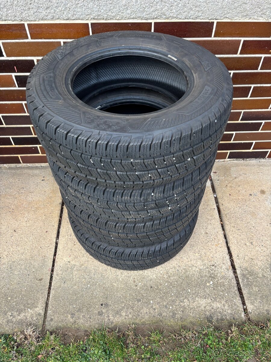 Prodám zimní pneu Barum SnoVanis 3 - 215/70 R15 C - 2