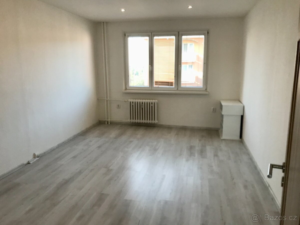 Pronájem 3+1, POD HVĚZDÁRNOU - 2