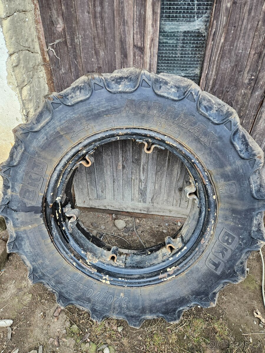 Traktorové kola + pneu 11,2x24 nebo 320x70x24 (radial) - 2